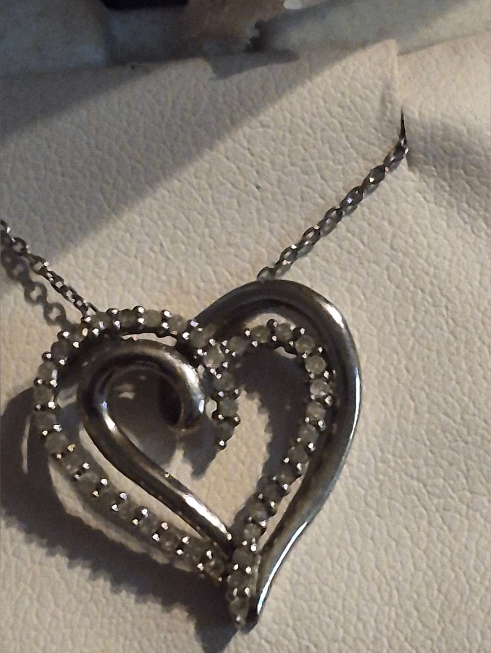 BN DOUBLE HEART W/ Diamonds